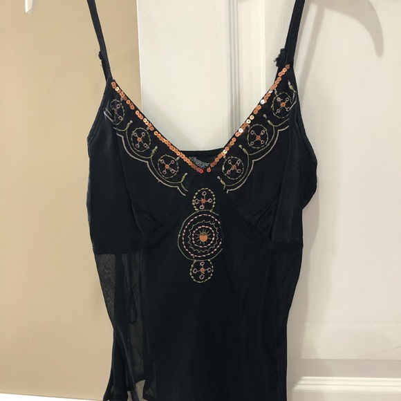 Unique Stunning Black Top - Picture 2 of 7